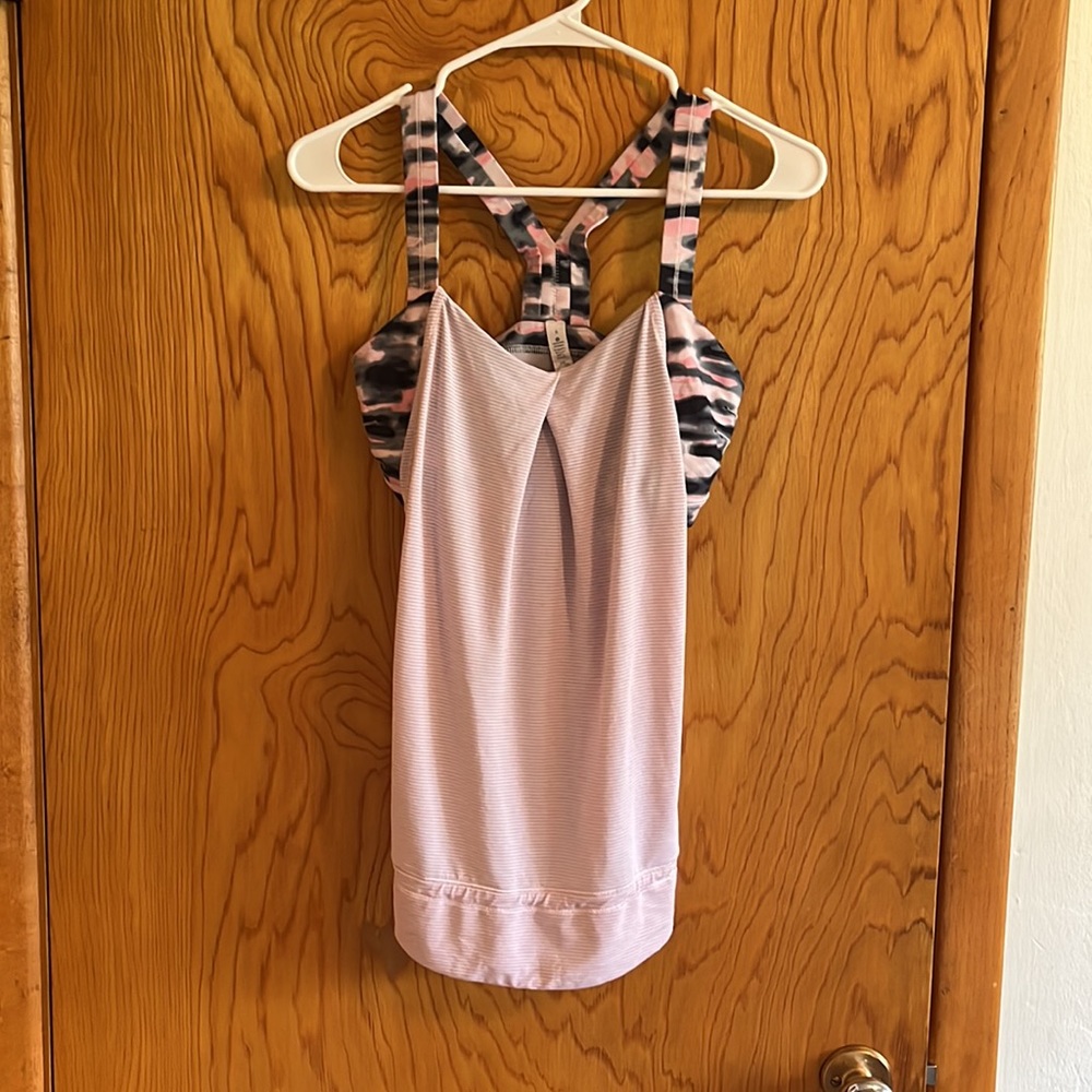 ⭐️Bundle 2/$20⭐️Lululemon athletica Pink and Black Tank Top